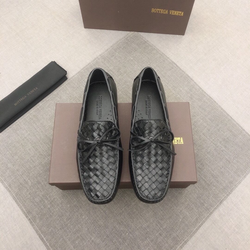 bo*te*ga Ve*ne*ta leather shoes
